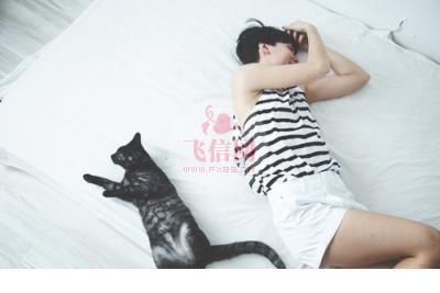 一条大船沿着运河“北上”